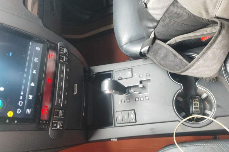 Used Kia Borrego 2015 3.8L Luxury Edition China IV
