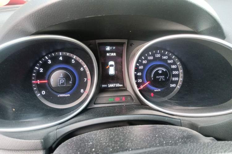 Used Hyundai Santa Fe 2015 2.0T Automatic Two-Wheel Drive Smart Version 5 Seats