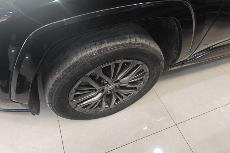 Used Toyota Wildlander 2024 2.0L CVT 4x4 Luxury PLUS Edition
