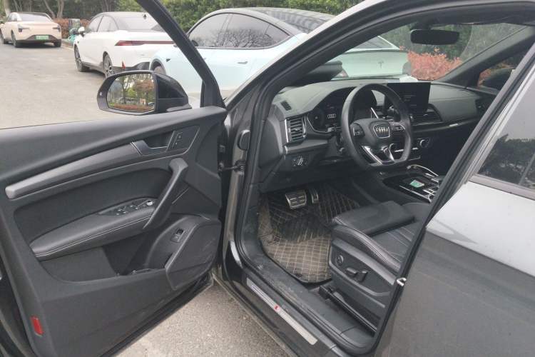 Used Audi Q5L 2023 40T Luxury Dynamic Model Driver Seat