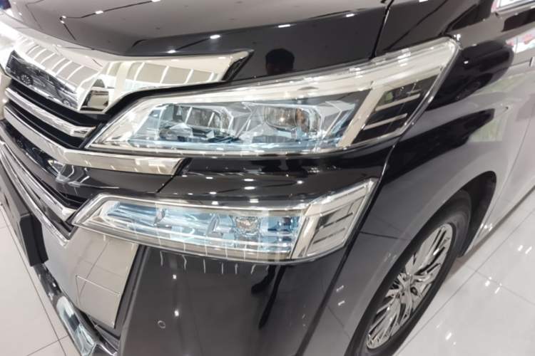 Used Toyota Vellfire 2021 Crown Dual-Engine 2.5L HV Prestige Edition
