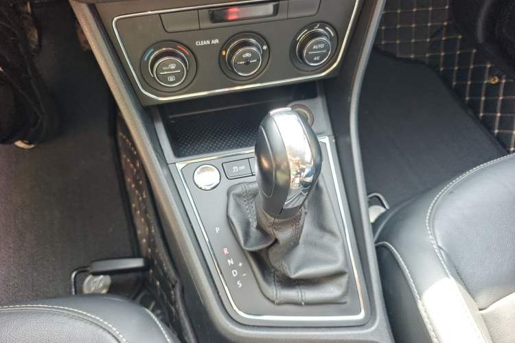 Used Volkswagen Gran Lavida 2017 230TSI DSG Comfort Edition
