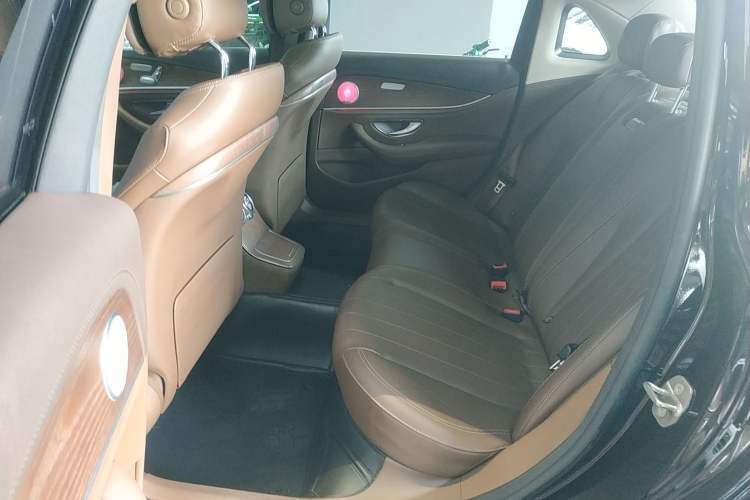 Used Mercedes-Benz E-Class New Energy 2022 Second Facelift E 350 e L Plug-in Hybrid Sedan Left Rear Seat