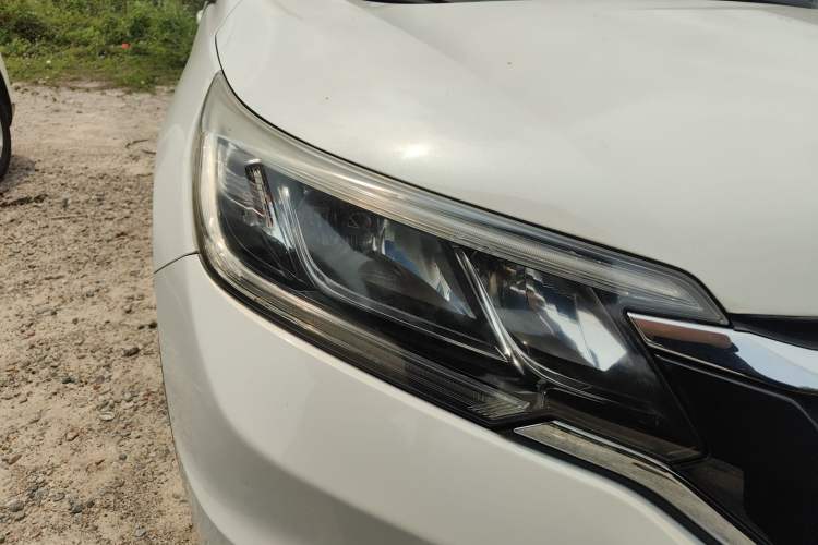 Used Honda CR-V 2016 2.0L Two-Wheel Drive Classic Edition Right Front Headlight