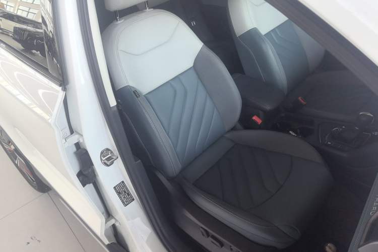 Used Volkswagen Tharu 2023 300TSI Two-Wheel-Drive Full Moon Edition Right Front Seat