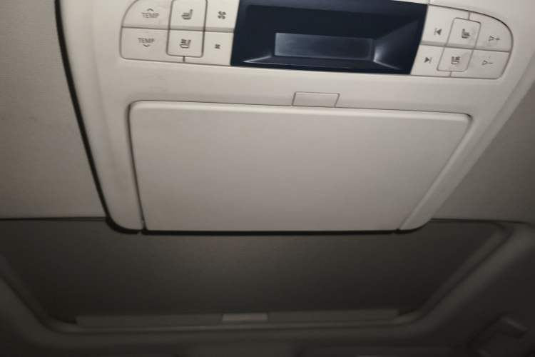 Used Buick GL8 2011 3.0L GT Luxury Business Haoya Edition Headliner