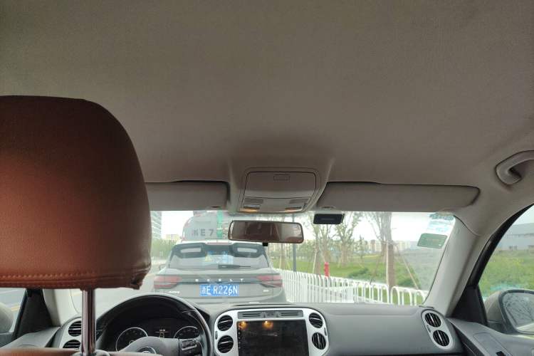 Used Volkswagen Tiguan 2013 1.8 TSI Automatic Two-Wheel Drive Comfort Edition Headliner