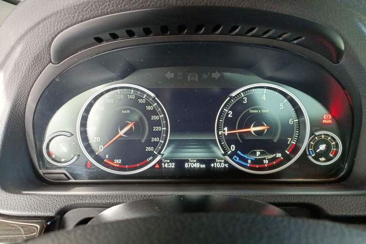 Used BMW 5 Series GT 2017 528i Leading Model
