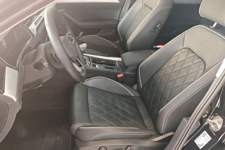 Used Volkswagen Magotan GTE Plug-in Hybrid 2022 GTE Luxury Model Left Front Seat