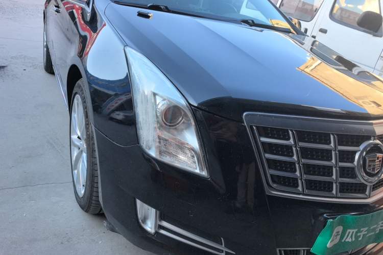 Used Cadillac XTS 2013 28T Leading Model Right Front Headlight