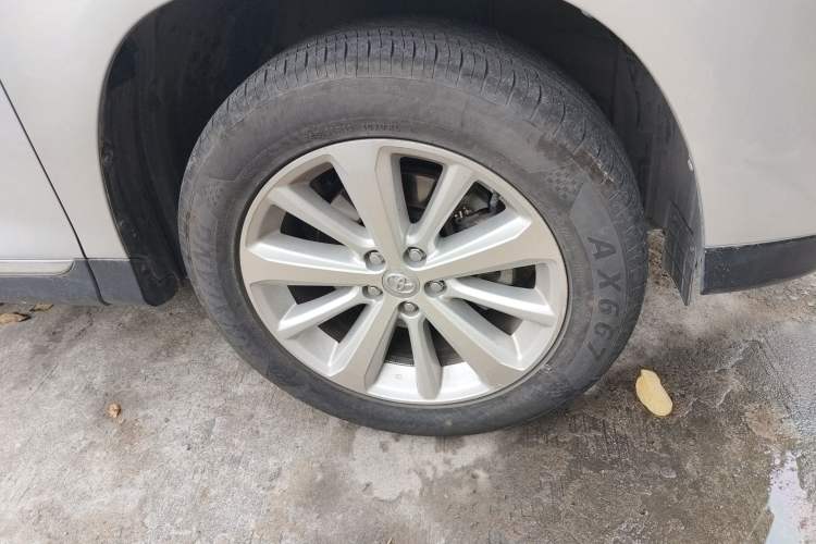 Used Toyota Highlander 2012 3.5L 4x4 7-Seater Luxury Edition with Navigation