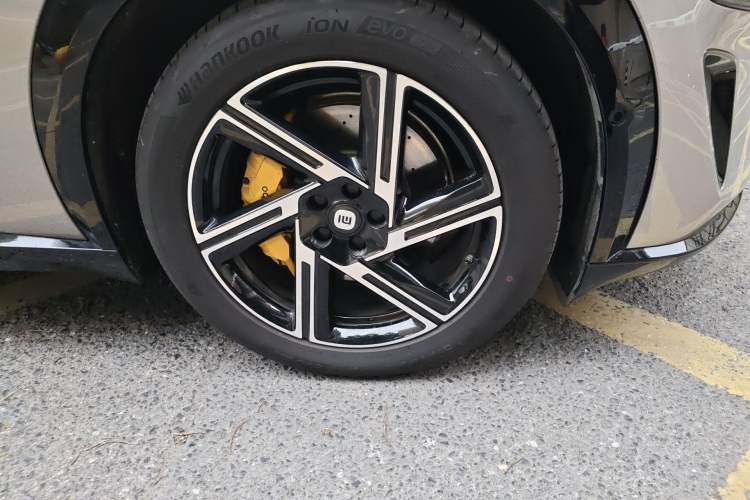 Used Xiaomi Auto YU7 2025 Ultra-Long Range High-Performance All-Wheel-Drive Max Edition