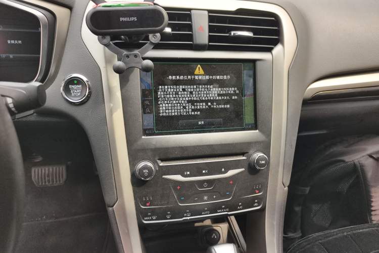 Used Ford Mondeo 2013 2.0L GTDi 200 Luxury Model Audio And AC Panel