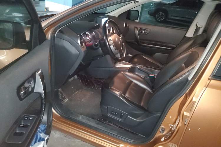 Used Nissan Qashqai 2012 2.0 XV LE CVT 2WD Interior 3