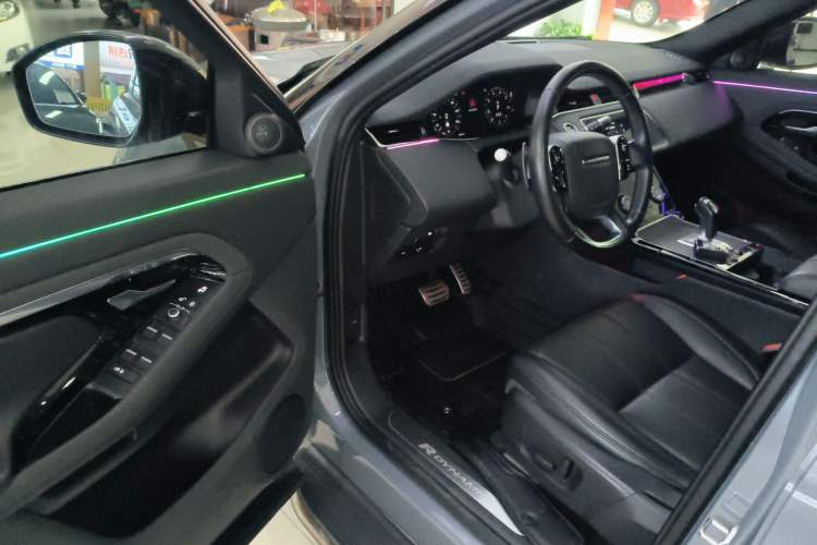 Used Land Rover Range Evoque 2020 249 PS R-DYNAMIC S Sport Edition Driver Seat