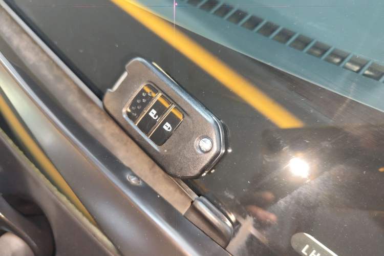 Used Honda Vezel 2020 1.5L CVT Elite Edition Vehicle Key