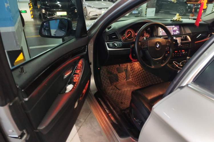 Used BMW 5 Series 2013 525Li Leading Model