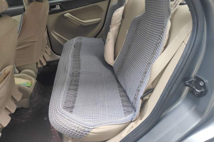 Used Ford Focus 2011 Sedan 1.8L Manual Classic Model
