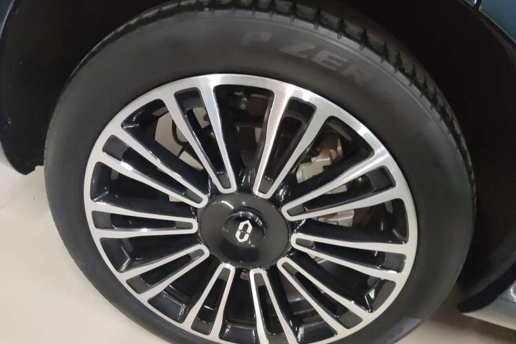 Used Hima AITO M7 2024 1.5T Intelligent Driving 4WD Ultra Version 6 Seats Exterior 5