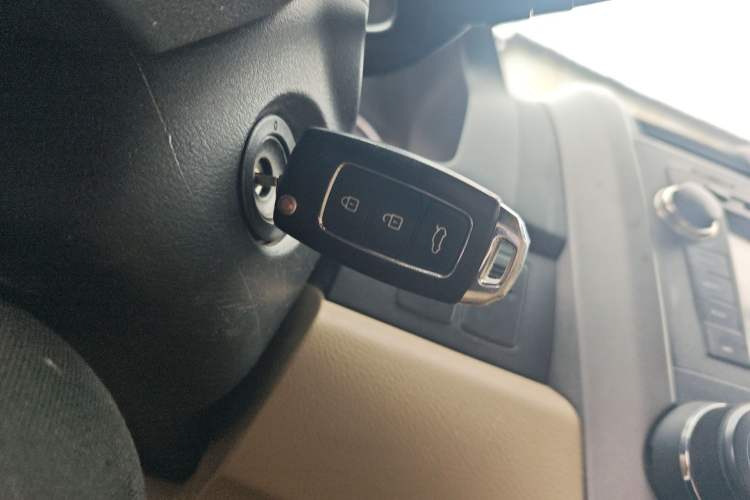 Used Honda CR-V 2010 2.4L automatic four-wheel drive luxury version Vehicle Key