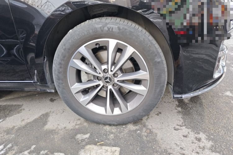 Used Mercedes-Benz V-Class 2021 V 260 Avantgarde Edition Right Front Wheel Hub