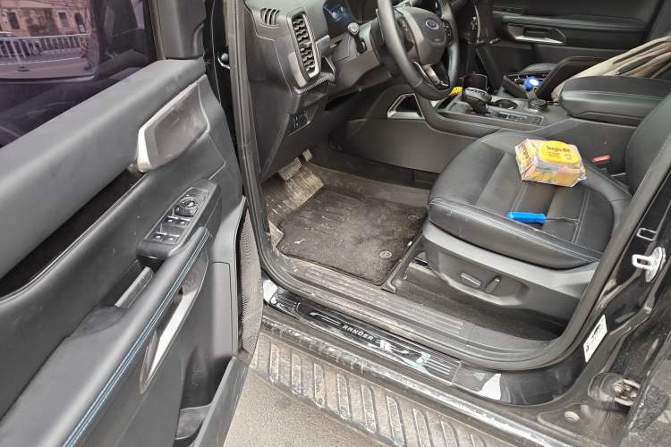 Used Ford Ranger 2023 Shanlin 4x4 Automatic Version Gasoline Interior 3