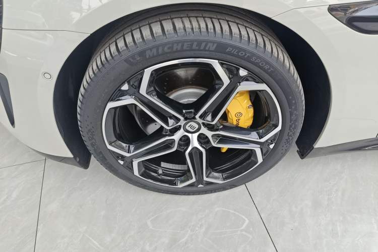 Used Xiaomi Auto SU7 2024 Rear-Drive Ultra-Long Range Advanced Pro-Level Intelligent Driving Version Exterior 3