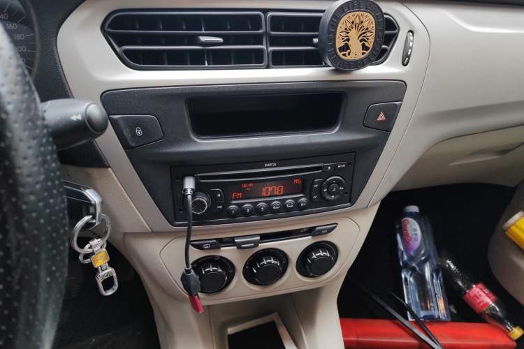 Used Citroen Elysee 2013 Sedan Classic 1.6L Manual Luxury Model Audio And AC Panel