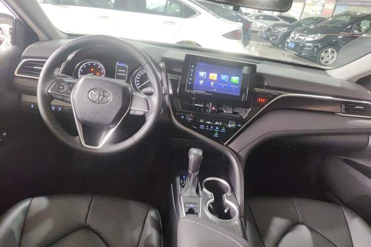 Used Toyota Camry 2023 2.0GVP Premier Edition Center Console
