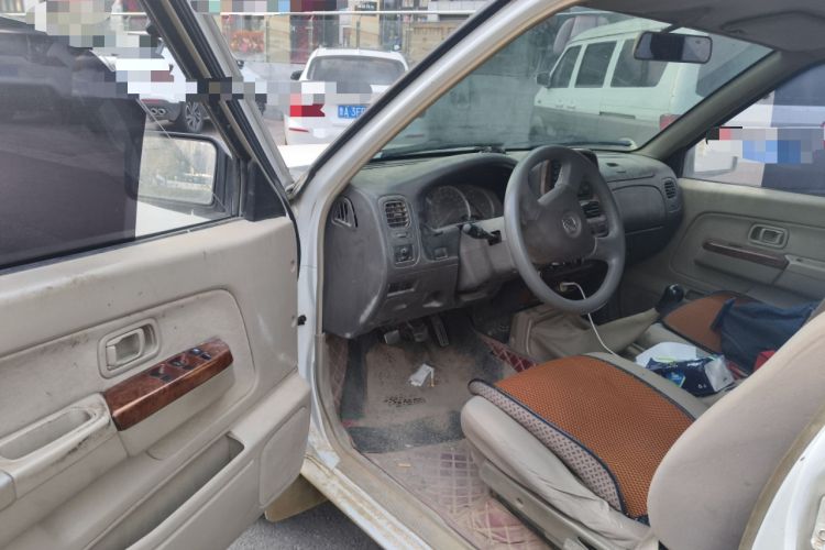 Used Nissan D22 2013 2.4L Gasoline Two-Wheel-Drive Standard Model