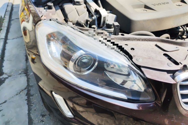 Used Volvo XC60 2017 T5 AWD Smart Range Edition Right Front Headlight