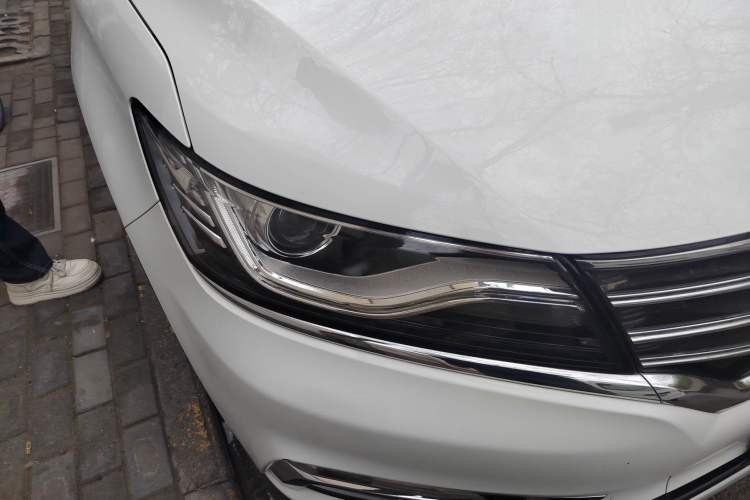 Used Roewe RX5 2016 20T Two-Wheel Drive Automatic Internet Smart Edition
