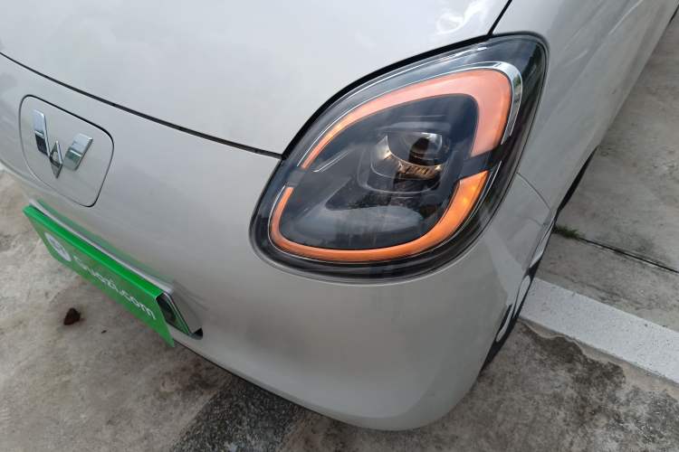 Used Wuling Hongguang MINIEV 2025 Four-Door Version Advanced Edition Left Front Headlight