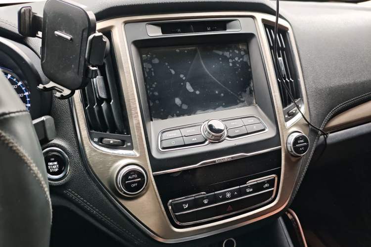 Used CHANGAN CS95 2017 2.0T Two-Wheel Drive Smart Edition