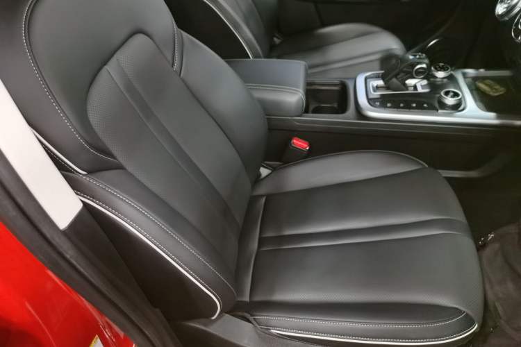 Used Tank 300 2021 City Edition 2.0T—Truly Stylish Right Front Seat