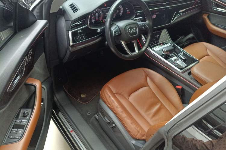 Used Audi Q8 2019 45 TFSI Prestige Dynamic Edition Driver Seat