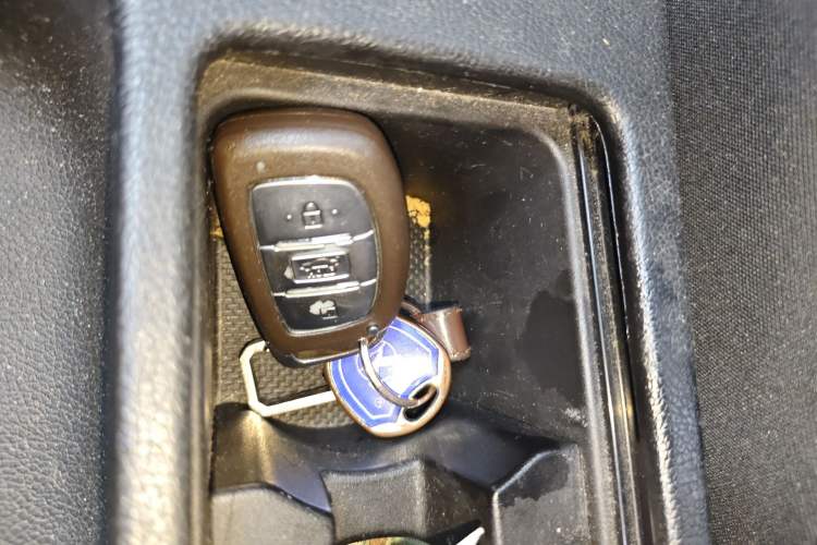 Used Hyundai Elantra (5th Generation / Langdong) 2015 1.6L Manual Leading Model Vehicle Key