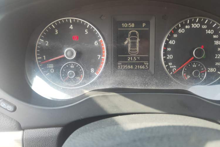 Used Volkswagen Sagitar 2012 1.4TSI Automatic Luxury Edition