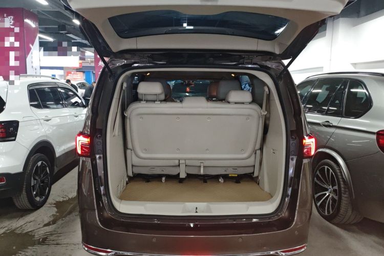 Used Buick GL8 2023 Land Executive Class Comfort Model Trunk