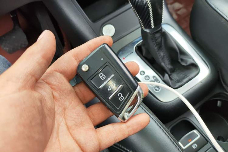 Used Volkswagen Tiguan 2015 1.8TSI Automatic All-Wheel-Drive Luxury Model Vehicle Key