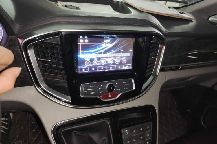 Used JAC Refine M4 2017 2.0T Manual Luxury Version