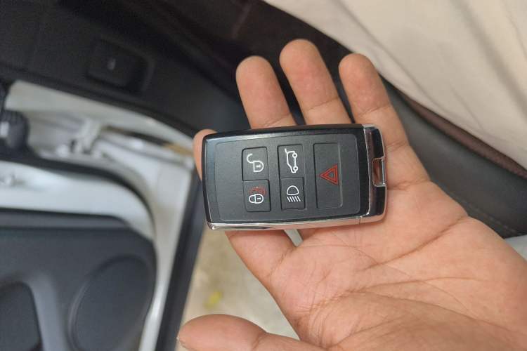 Used Land Rover Range Evoque 2021 Range Rover L 249 PS R-Dynamic SE Luxury Edition Vehicle Key