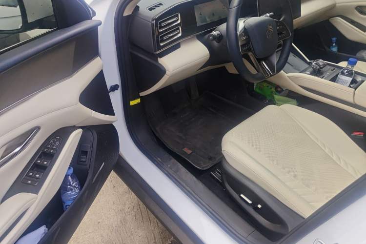 Used BYD Qin L 2024 DM-i 120KM Excellence Model
