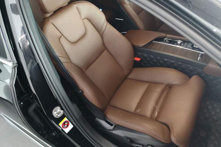 Used Volvo S90 2024 B5 Zhiyuan Luxury Edition
