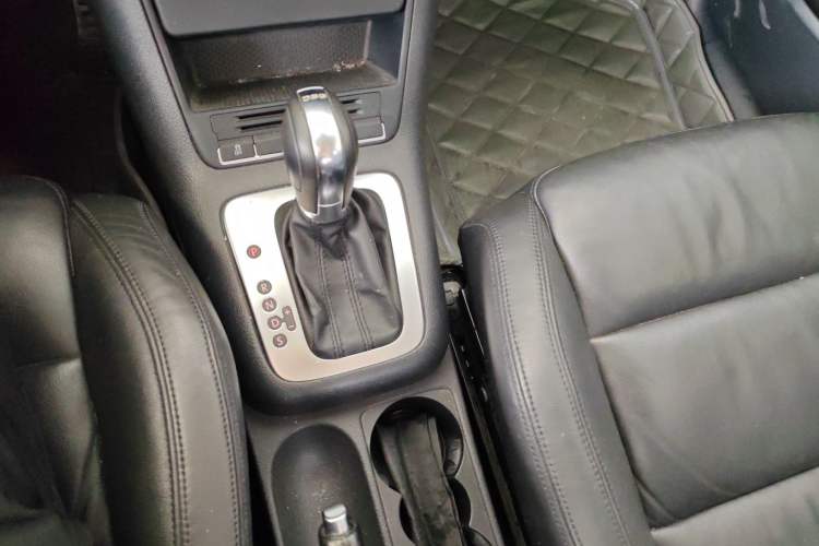 Used Volkswagen Golf 2011 1.4TSI Cross Golf Gear Lever