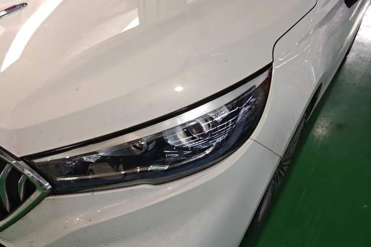 Used Hongqi H5 2022 Classic Model Facelift 1.8T Automatic Smart Connect Flagship Edition
