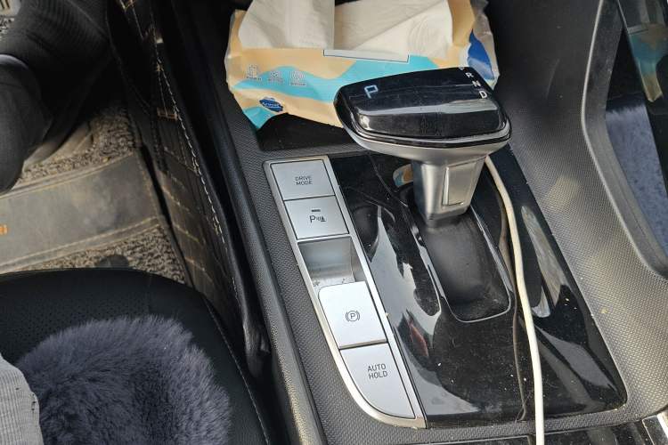 Used Hyundai Elantra 2021 1.5L CVT LUX Prestige Edition
