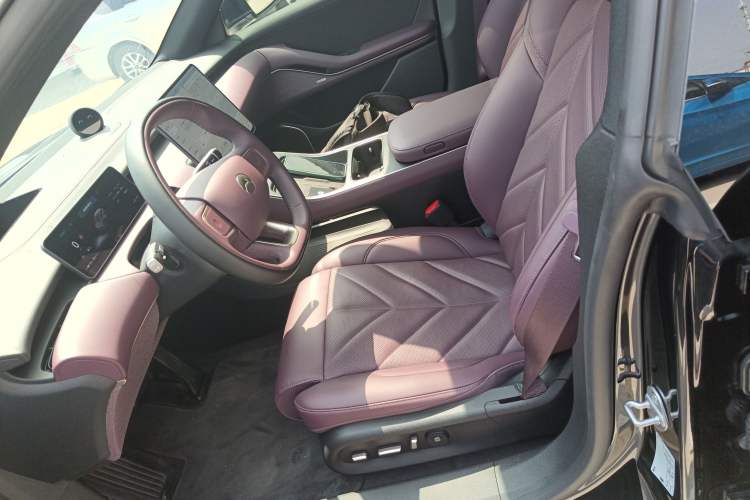 Used Nio ET5T 2025 75 kWh Touring Left Front Seat