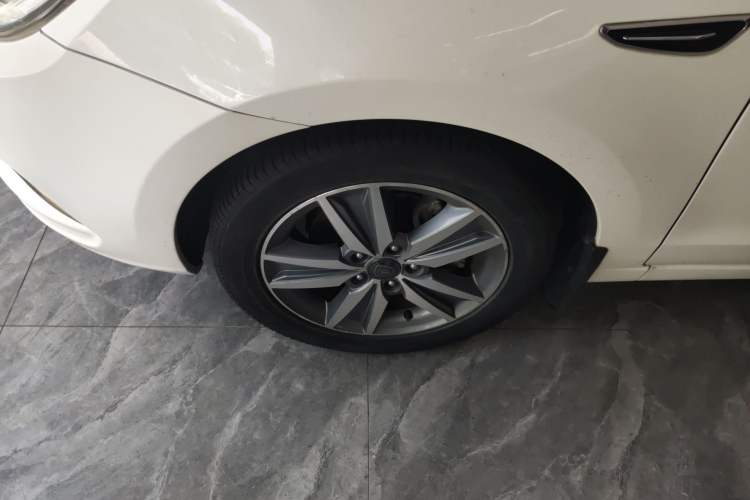 Used CHANGAN Eado 2016 1.6L GDI Automatic JingShang Model Left Front Wheel Hub