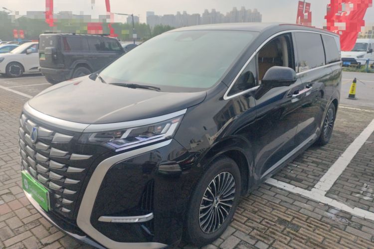 Used Denza D9 2022 DM-i 1040 Prestige Model